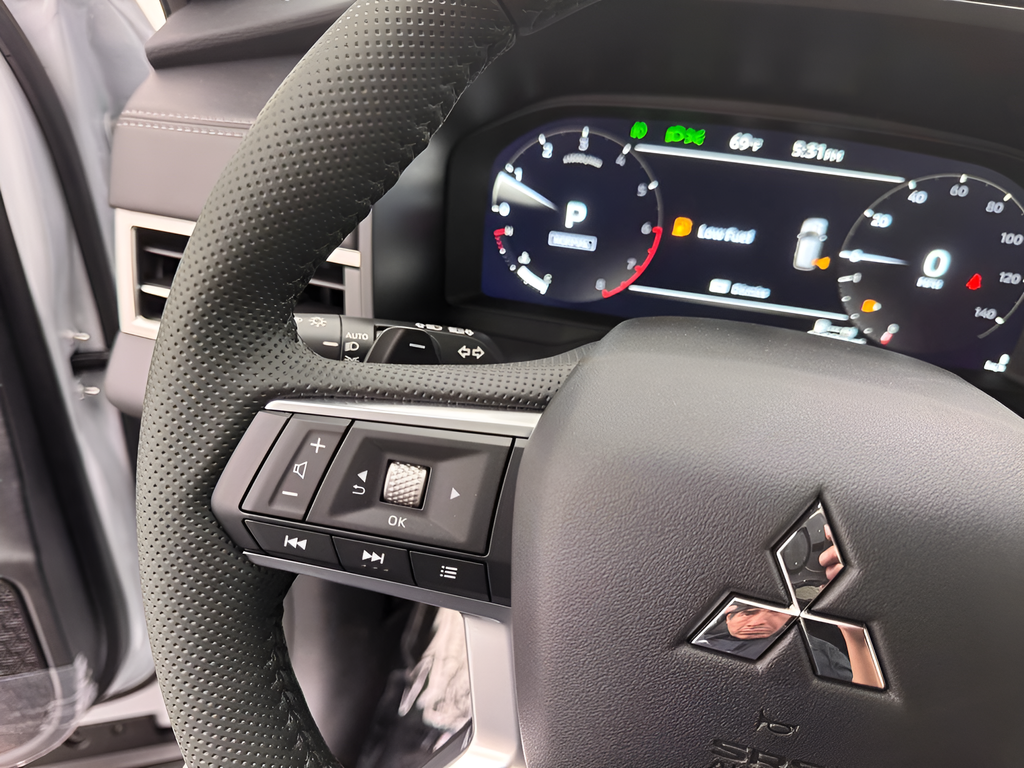 New 2026  Mitsubishi Black Edition image 20