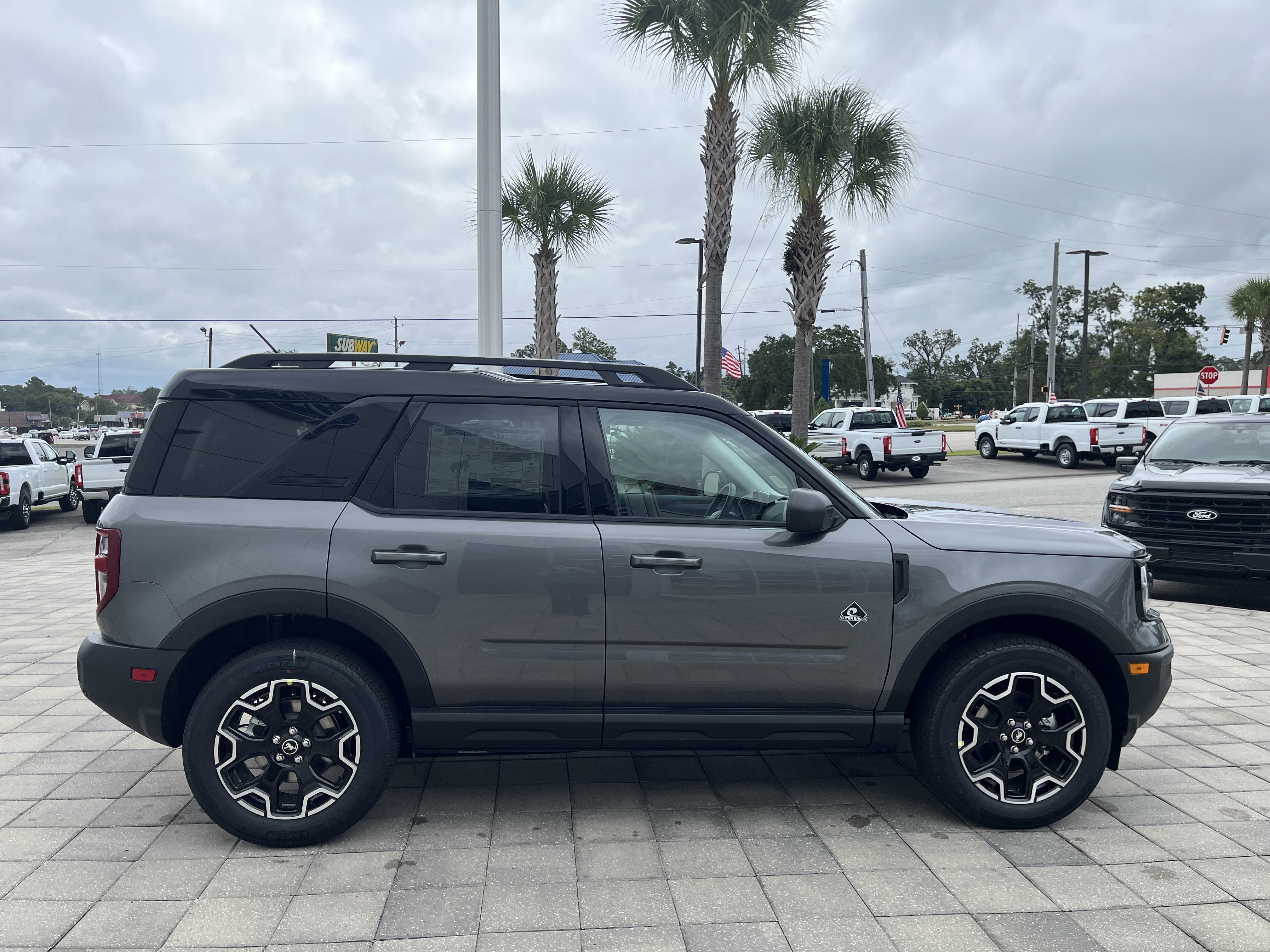 New 2025 Carbonized Gray Metallic Ford Outer Banks® image 7