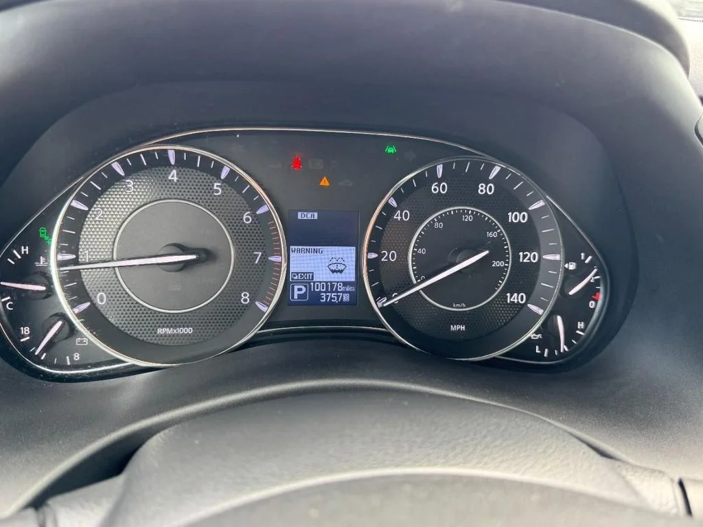 Used 2019 Black Nissan Platinum image 25