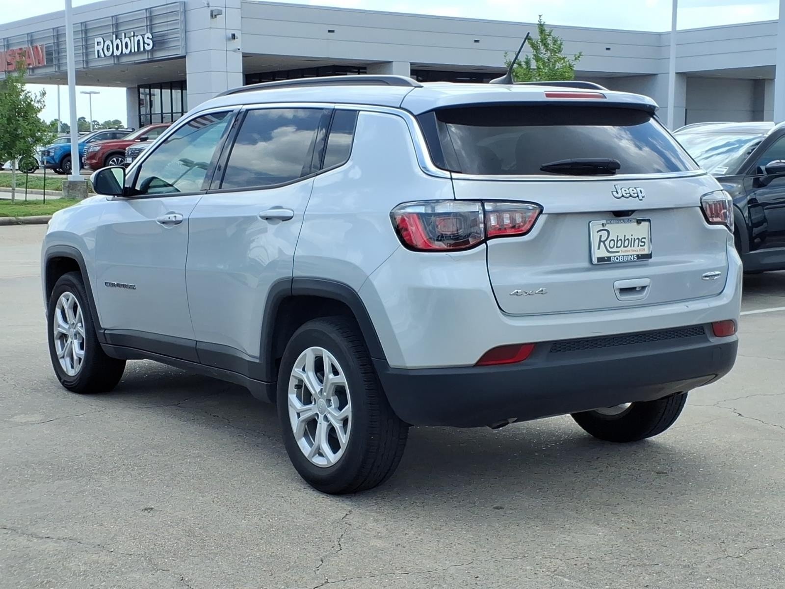 2024 Jeep Compass Latitude Silver at Robbins Nissan