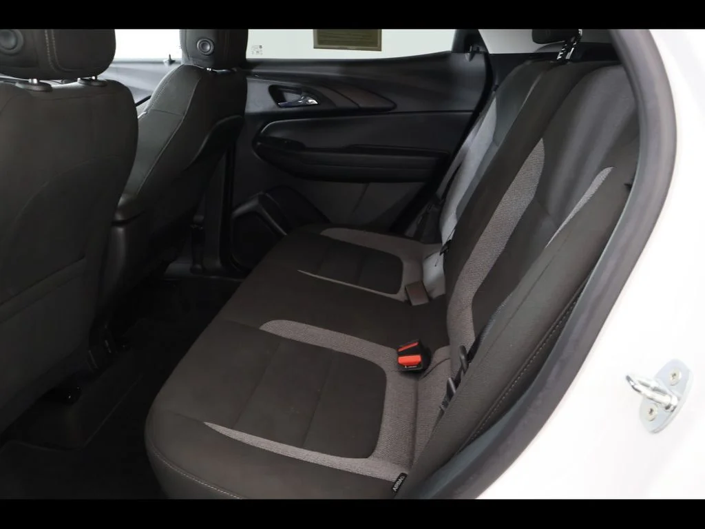 Used 2023 White Chevrolet LT image 9