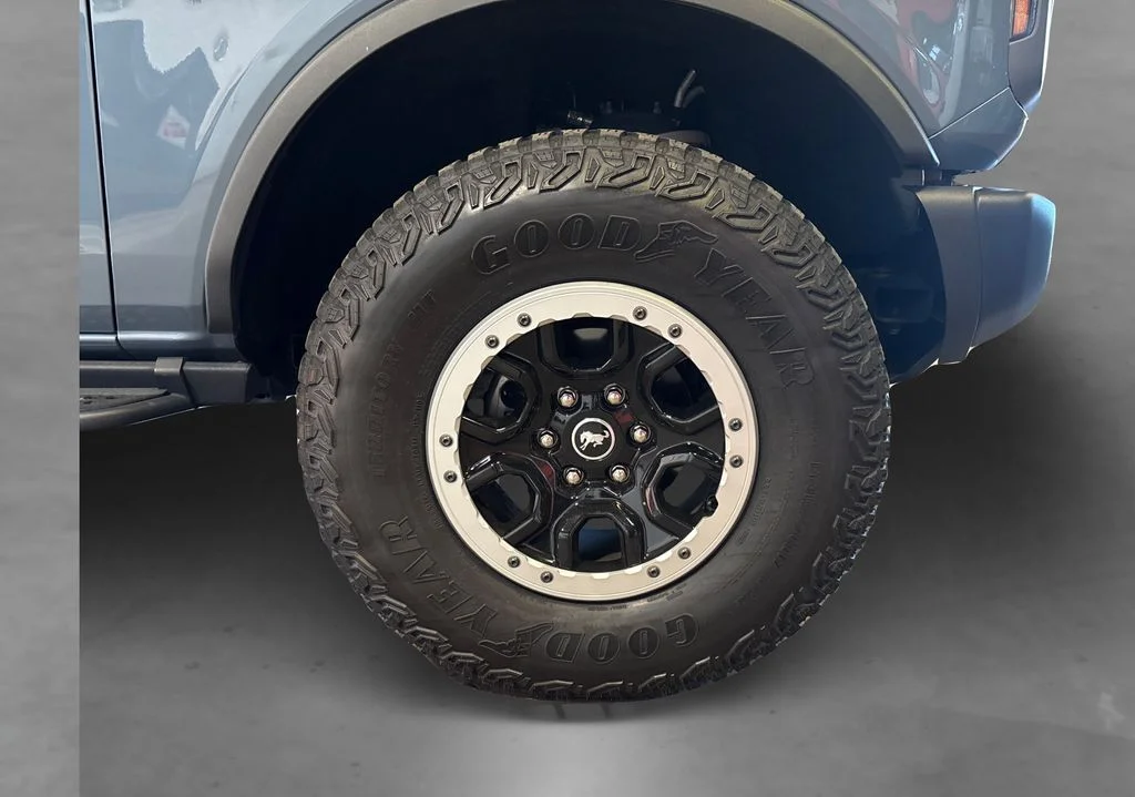 Used 2023 Gray Ford Badlands image 19