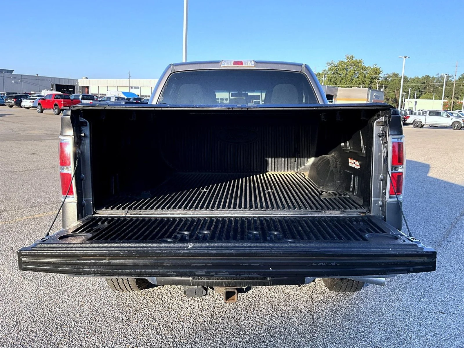 Used 2013 Gray Ford XLT image 9