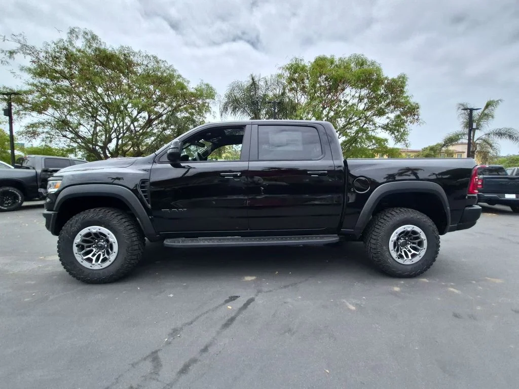 New 2026 Diamond Black Crystal Pearl-Coat Exterior Paint RAM RHO image 7