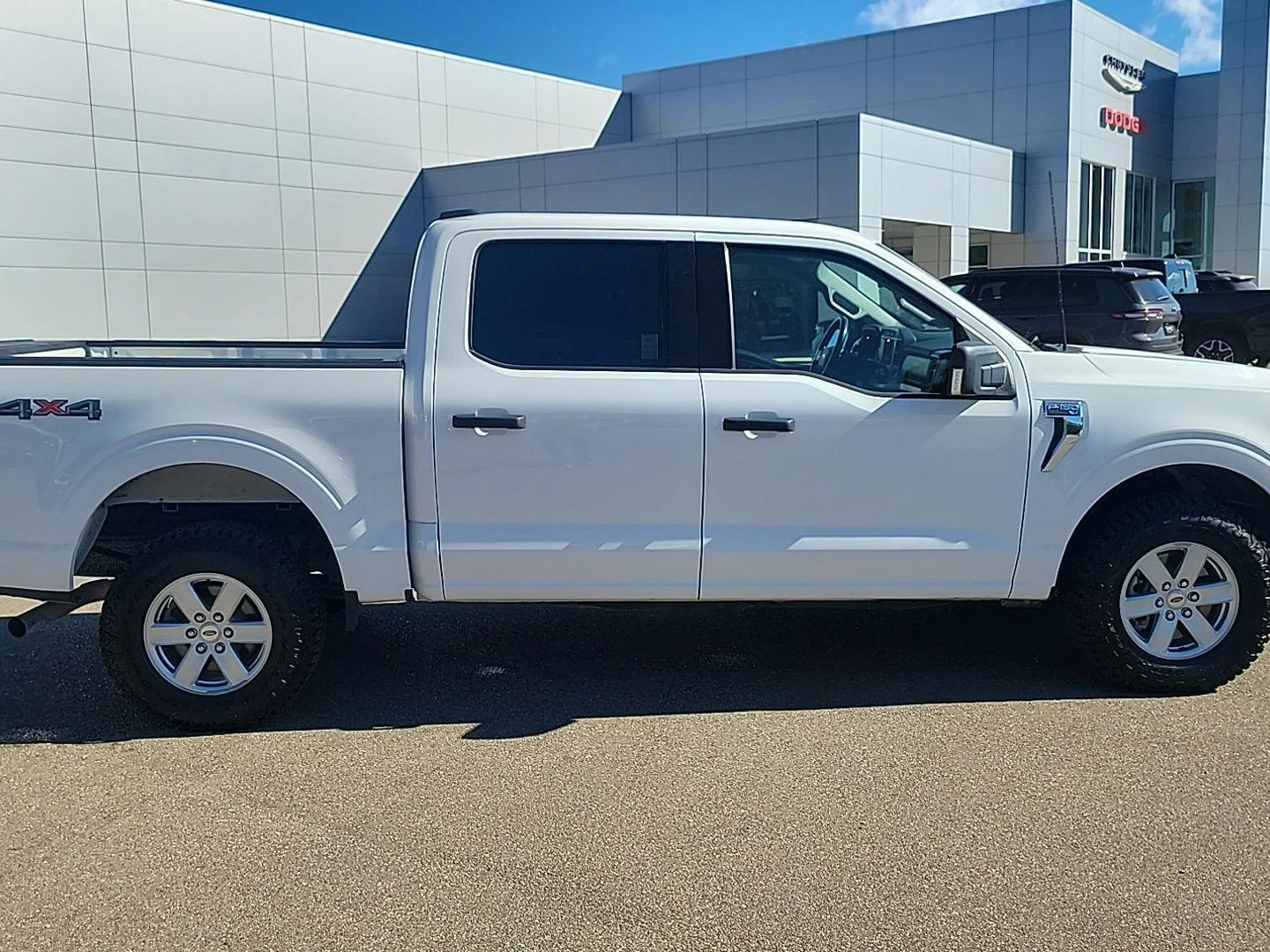 Used 2021 Oxford White Ford XLT image 17
