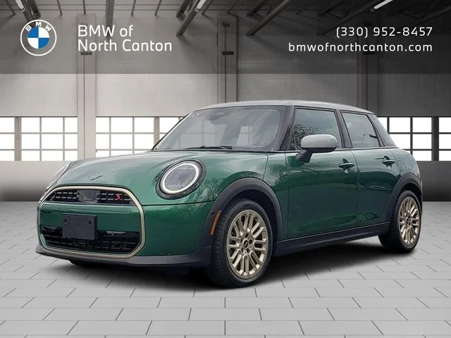 2025 MINI Hardtop Cooper S Signature's photo
