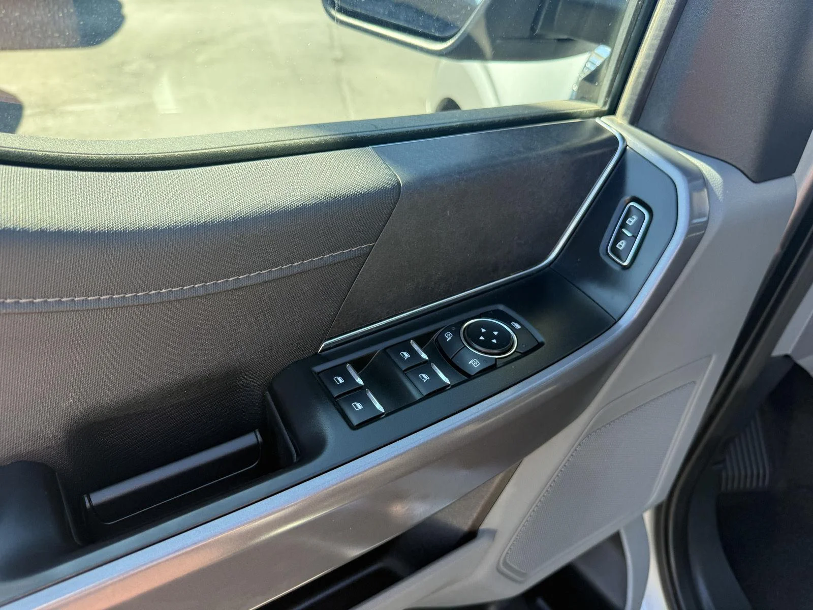 Certified Used 2025 Silver Ford XLT image 24
