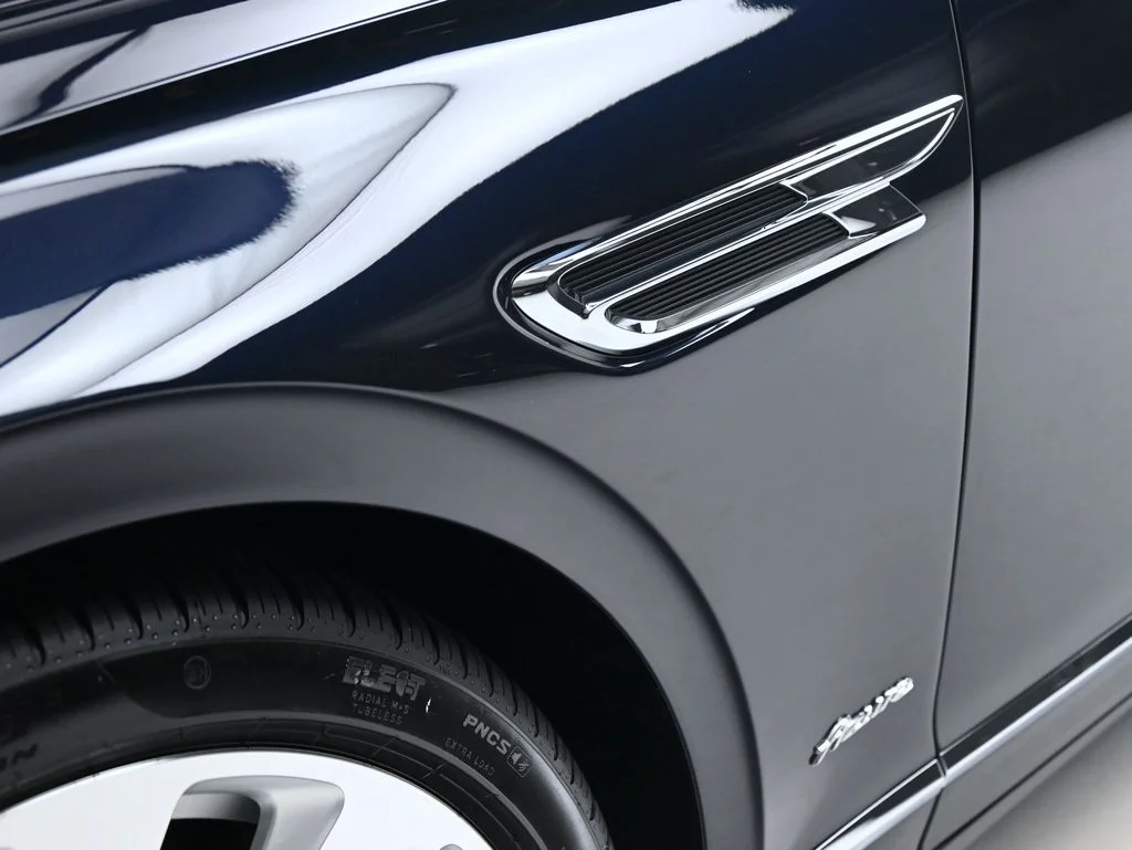 New 2026 Dark Sapphire Bentley  image 34