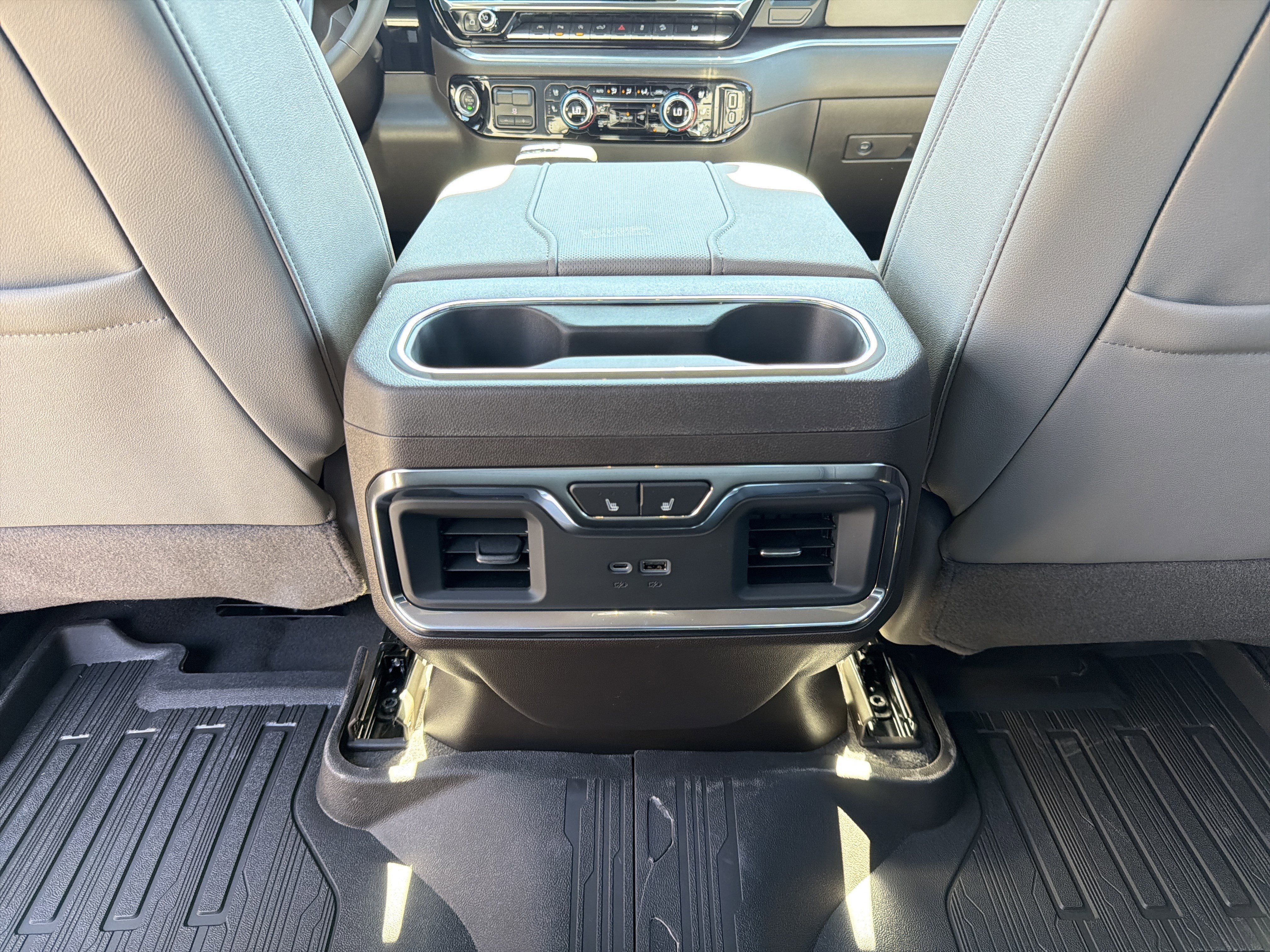2026 GMC Sierra 1500 SLT - Photo 24