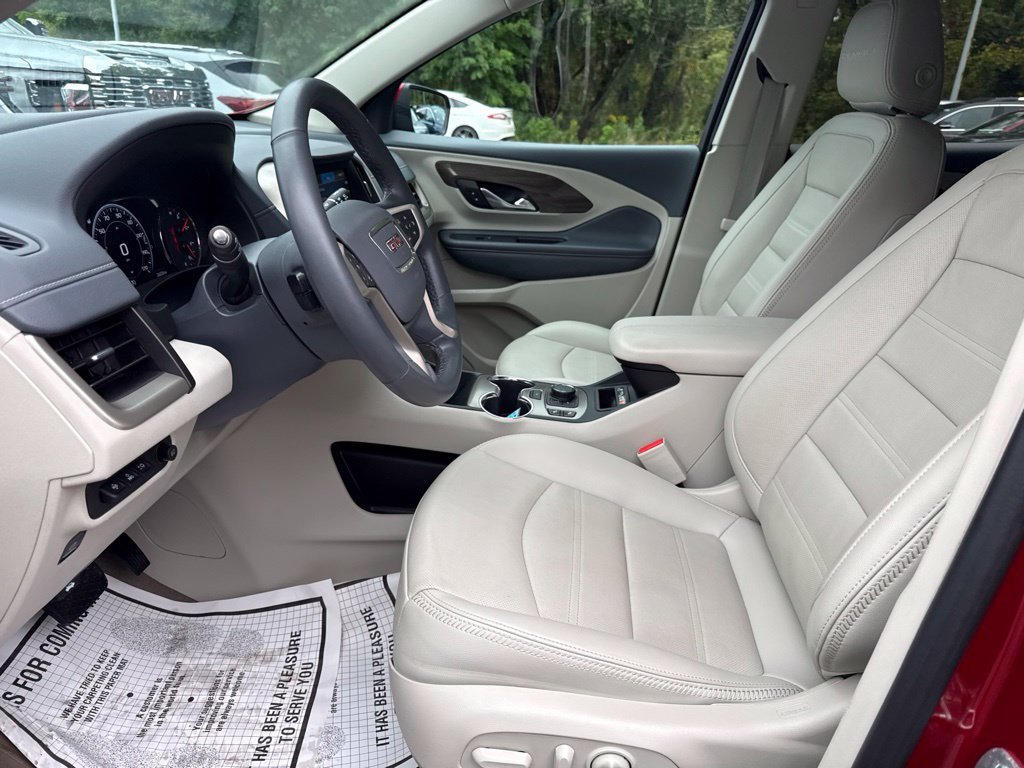 Used 2023 Red GMC Denali image 9