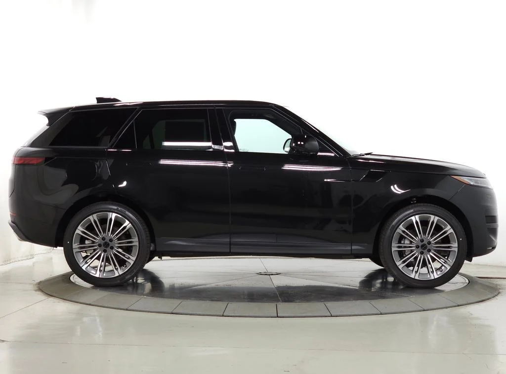 New 2026 Santorini Black Land Rover SE image 6