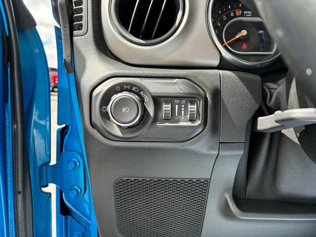 Used 2021 Blue Jeep Unlimited Sport S image 18