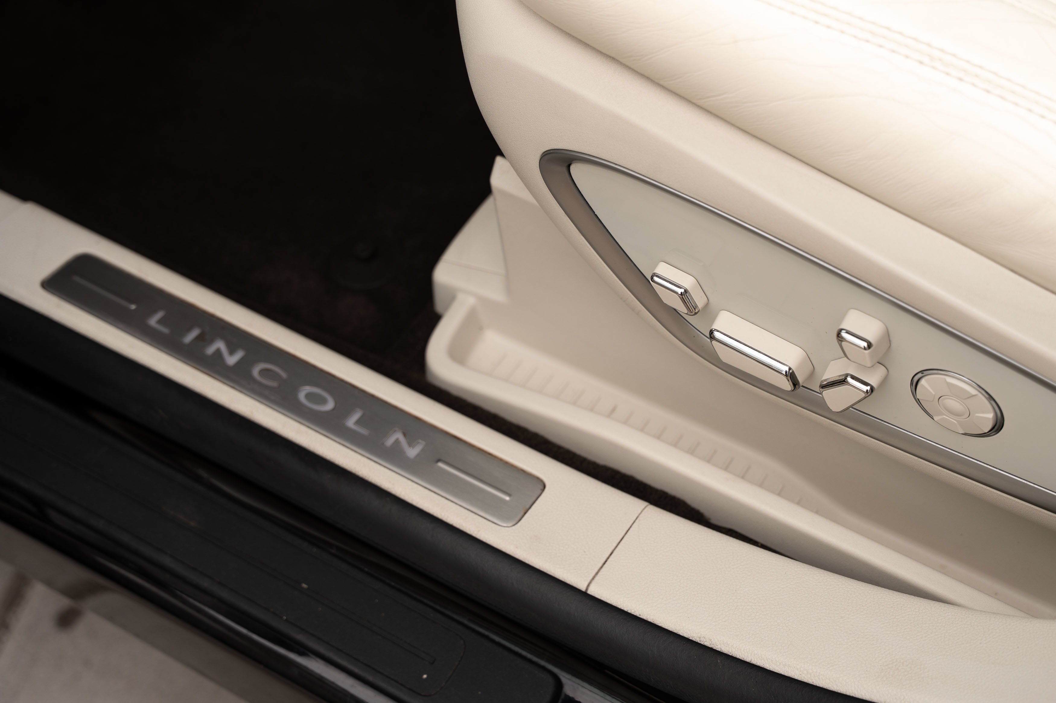 Used 2020 Infinite Black Lincoln Black Label image 17