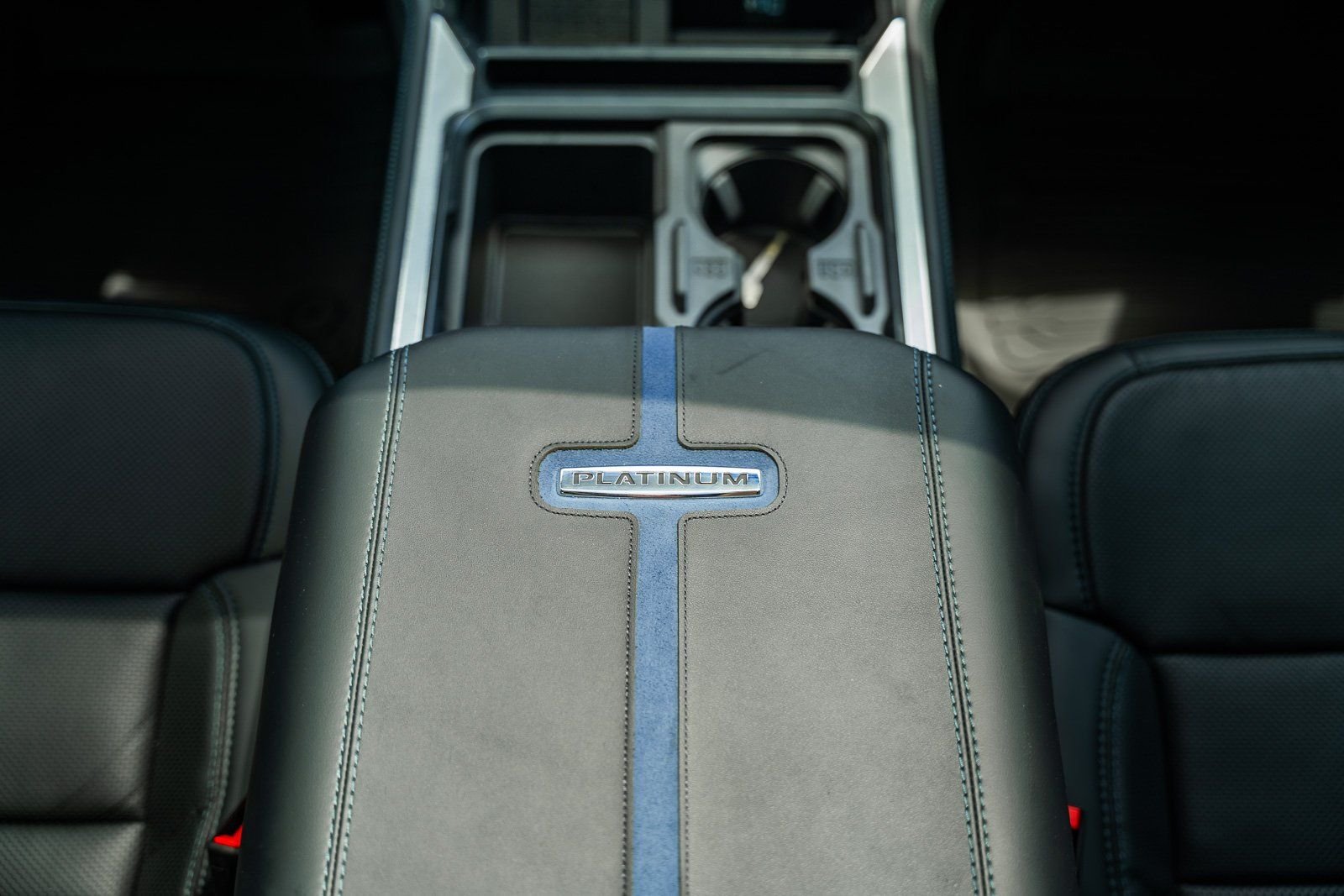 2025 Ford F-350 Super Duty Platinum - Photo 22