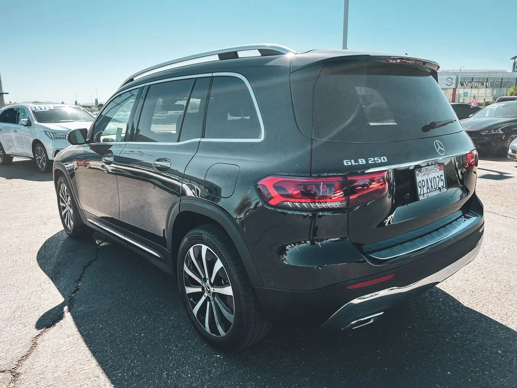 Used 2022 Black Mercedes-Benz GLB 250 image 8