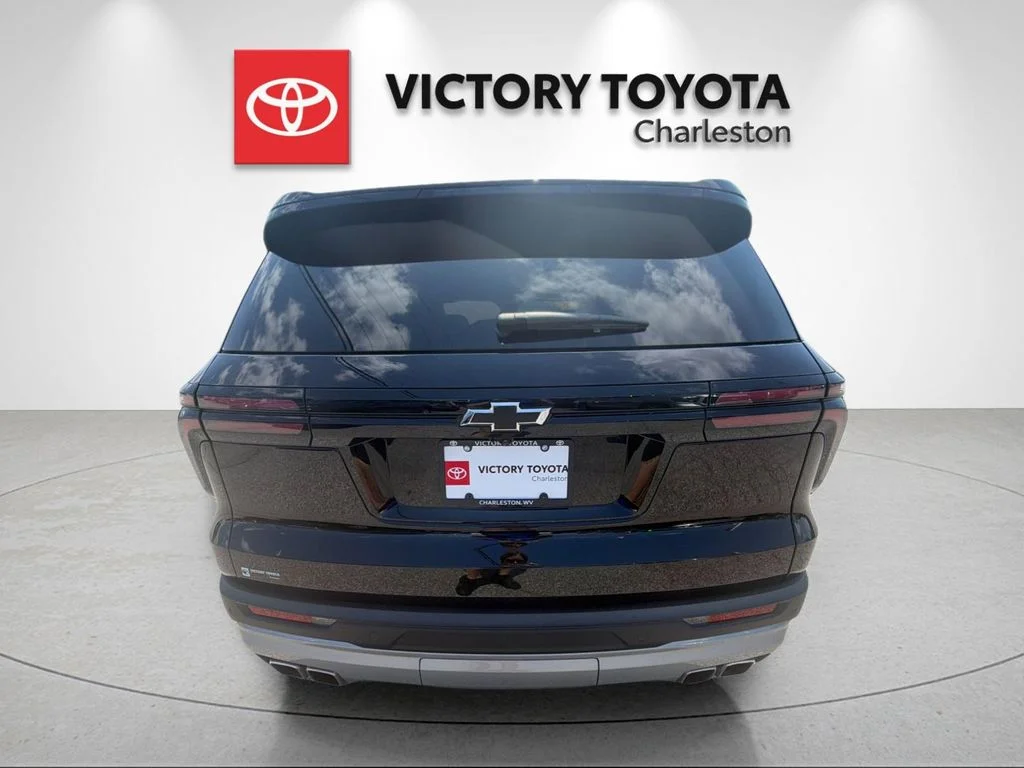 Used 2025 Black Chevrolet LT image 4