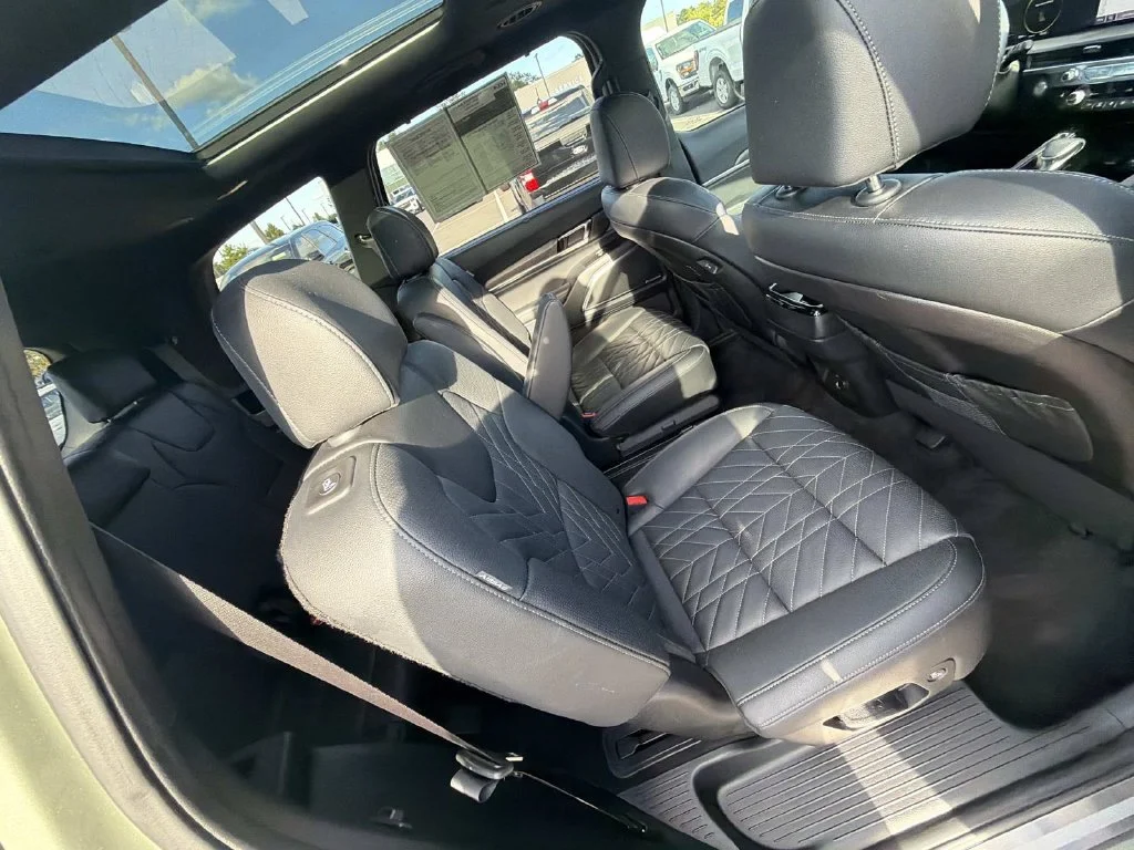 Used 2025 Green Kia SX X-Line image 30