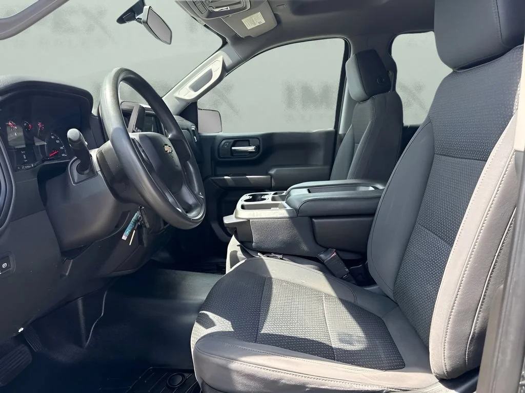 Used 2020 SHADOW GRAY METALLIC Chevrolet Custom image 9