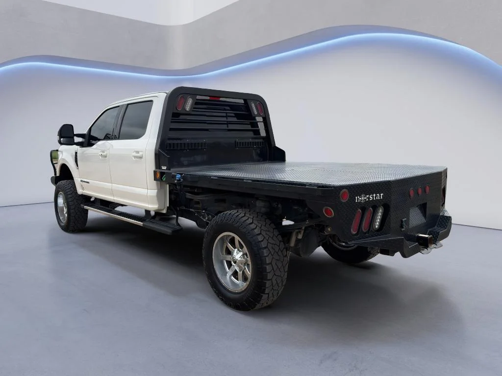 Used 2018 White Platinum Metallic Tri-Coat Ford LARIAT image 3