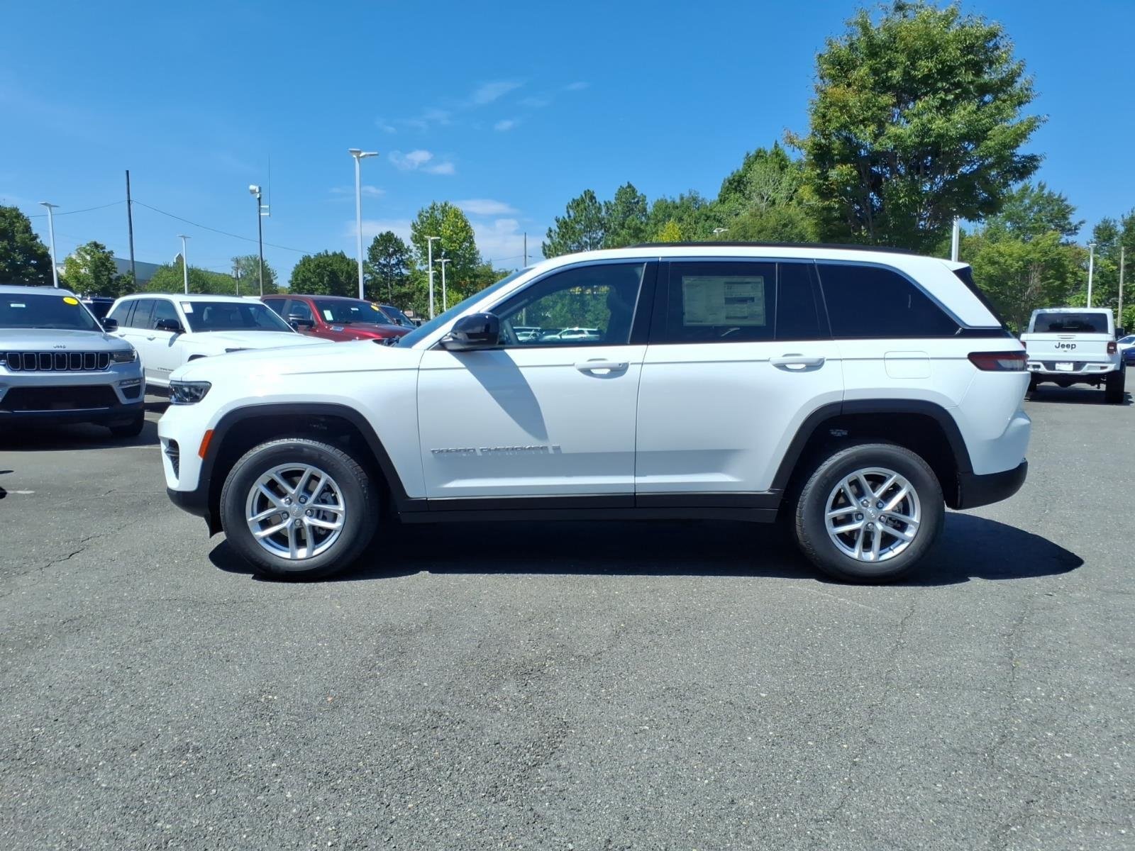 Used 2026 Bright White Clearcoat Jeep Laredo X image 3