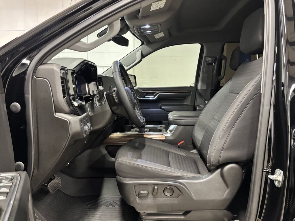 Used 2023 Black Chevrolet RST image 17