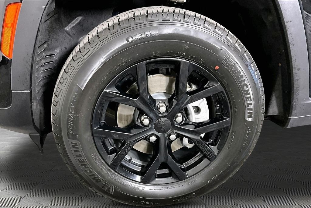 Used 2025 Black Jeep Altitude X image 31