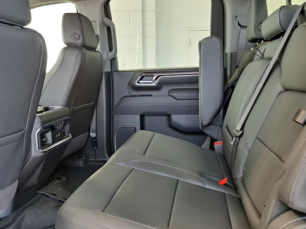 2026 Chevrolet Silverado 2500 HD LTZ Crew Cab Pickup Slide 12