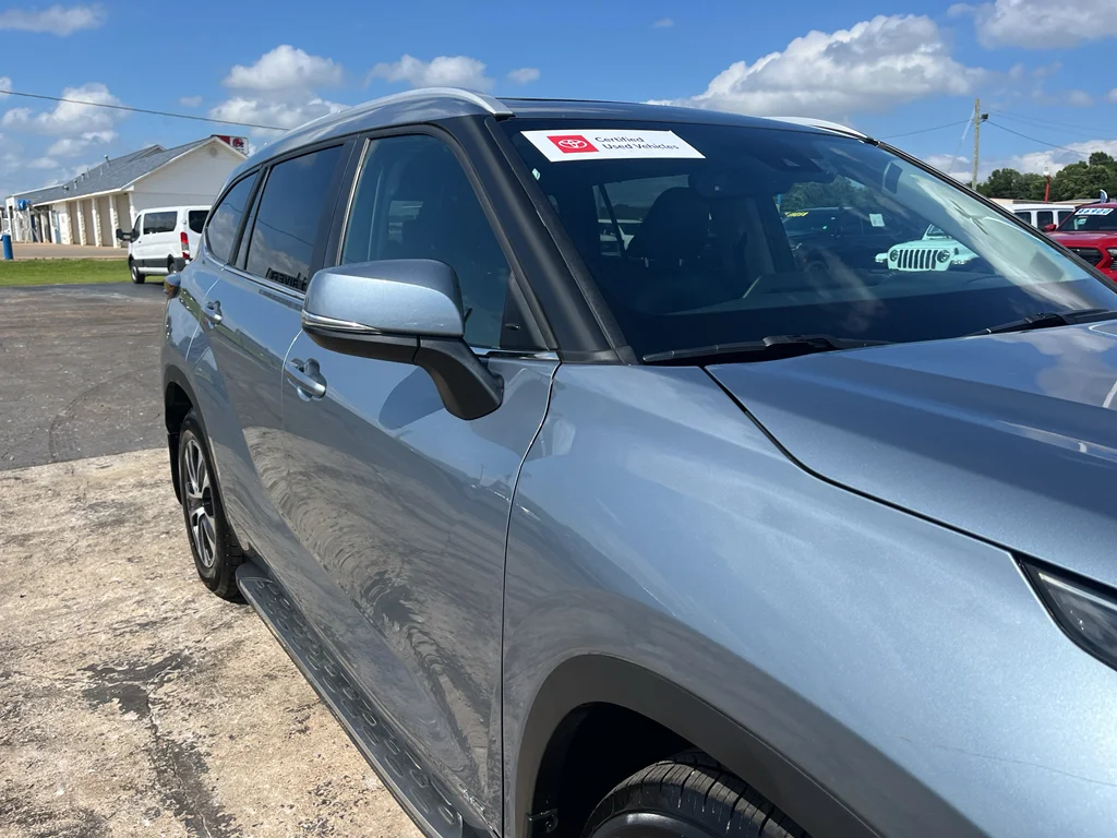 Certified Used 2024 Moon Dust Toyota Hybrid XLE image 9