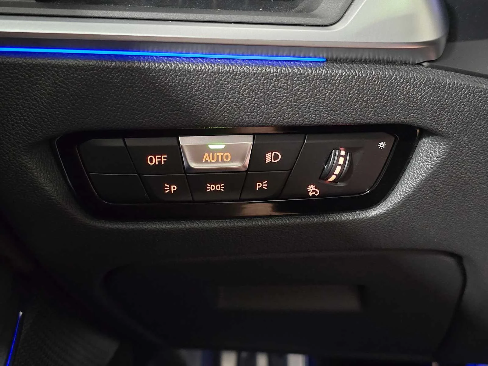 Used 2021 Mineral Gray Metallic BMW xDrive image 25