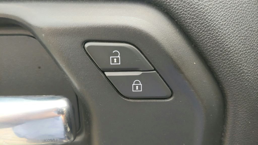 Used 2021 Black Chevrolet Custom image 17