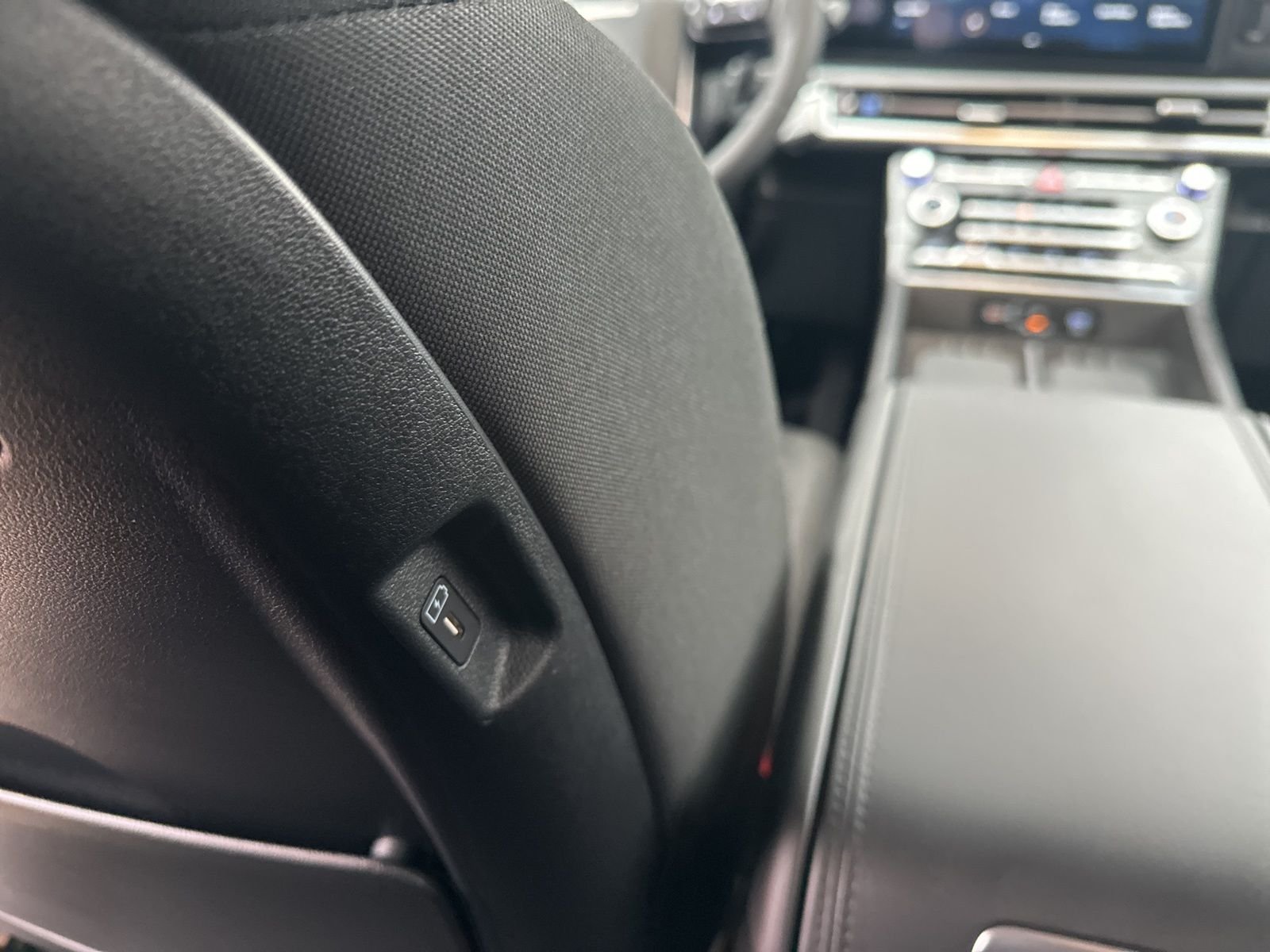 2025 Hyundai Santa Fe SE - Photo 22