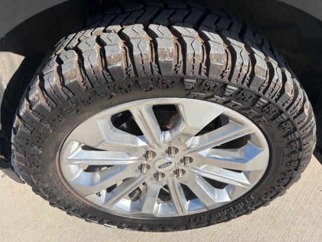 Used 2023 Black Ford Limited image 9