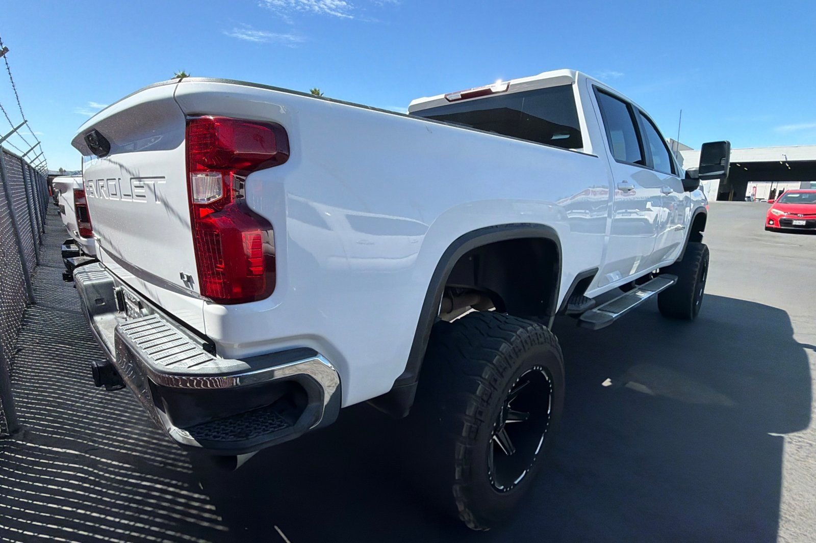 Used 2022 White Chevrolet LT image 5