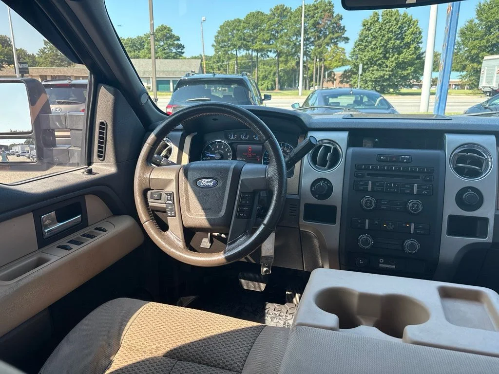 Used 2012 Blue Ford XLT image 8