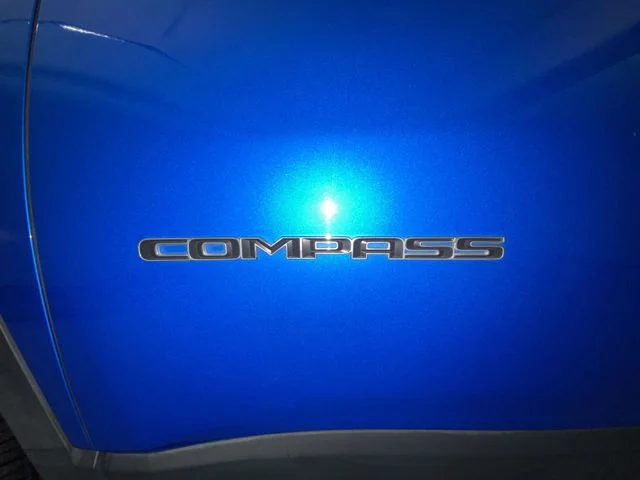 Used 2019 Blue Jeep Latitude image 27