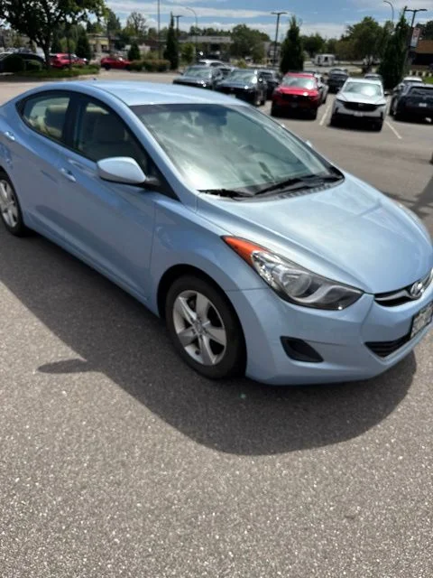 Used 2011 Blue Hyundai GLS image 2