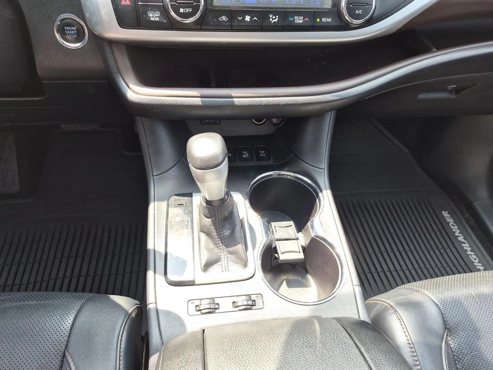 Used 2014 Silver Sky Metallic Toyota Limited image 27