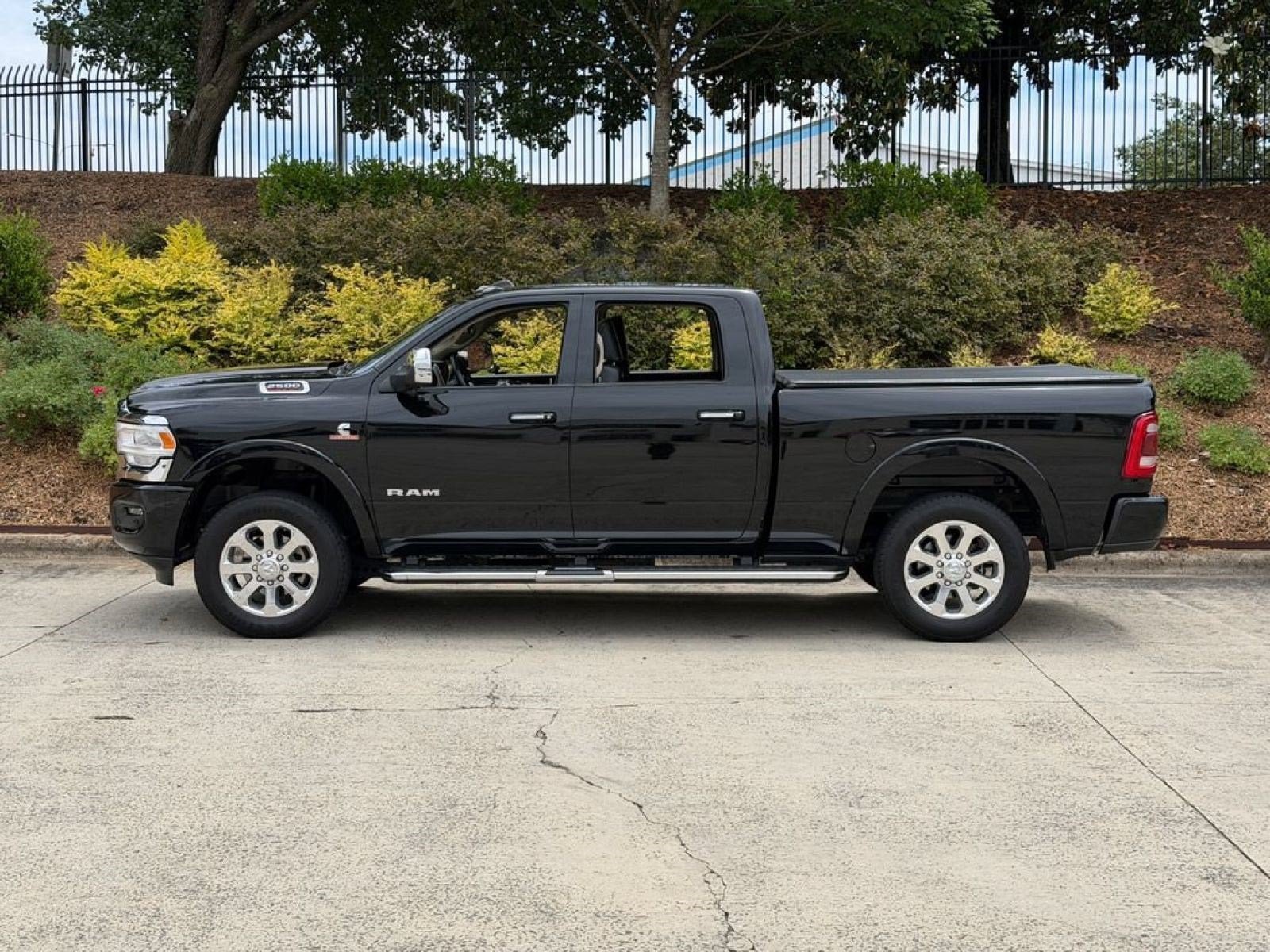 Used 2021 Diamond Black Crystal Pearlcoat Ram Laramie 4x4 Crew Cab image 7