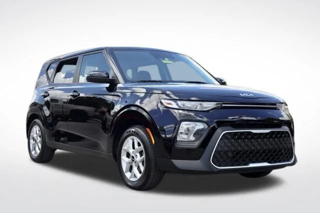 Used 2022 Black Kia LX image 1