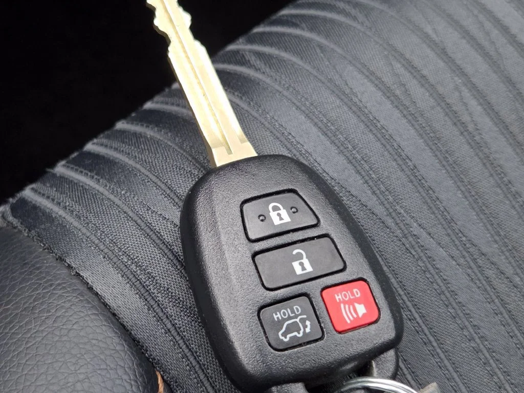 Used 2015 Blizzard Pearl Toyota LE Plus image 37