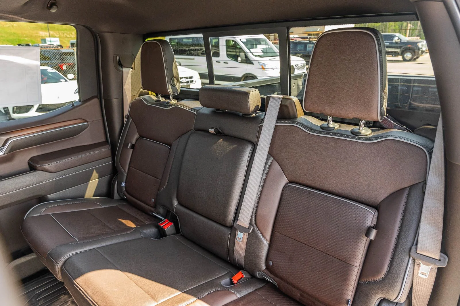Used 2024 White GMC Denali image 20