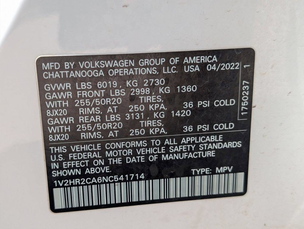 Used 2022 White Volkswagen 3.6L V6 SE w/Technology image 32