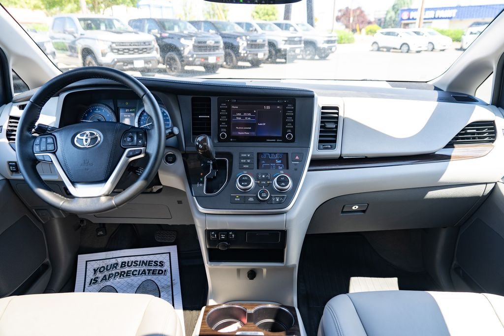 Used 2020 Predawn Gray Mica Toyota XLE image 10