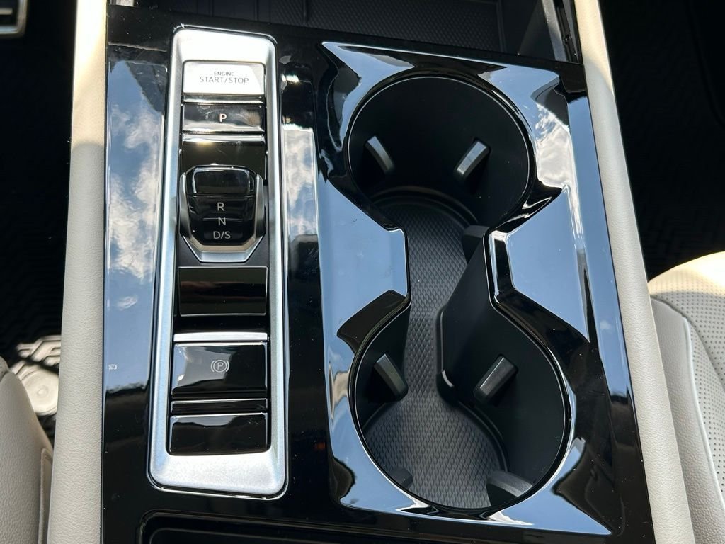 New 2026 White/off-white Volkswagen 2.0T SEL Premium R-Line image 35