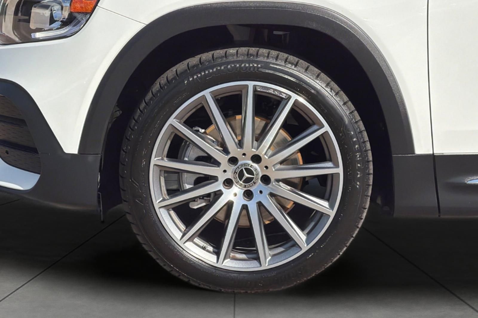 Certified Used 2022 White Mercedes-Benz GLB 250 image 3