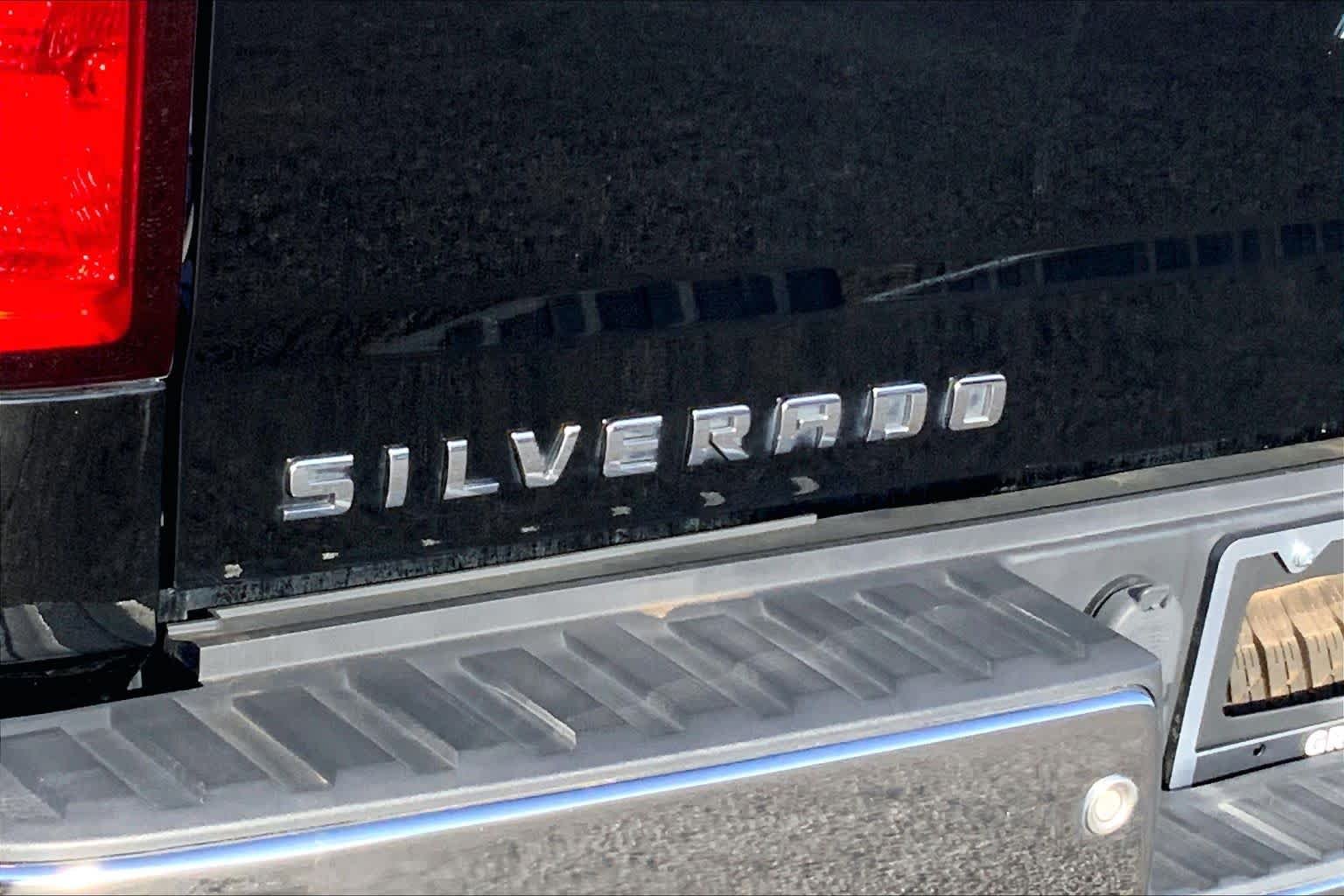 Used 2018 Black Chevrolet LT image 10