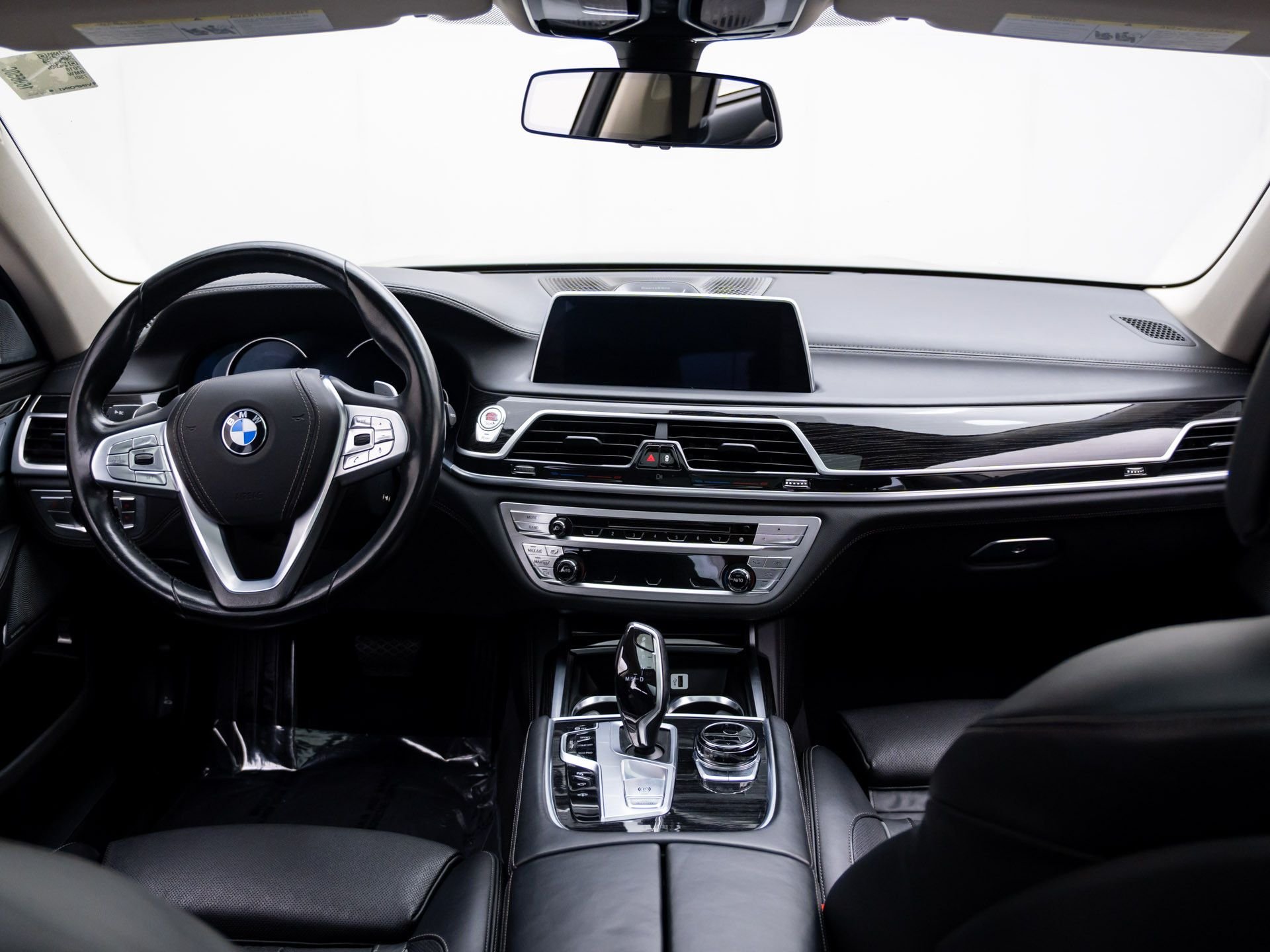 Used 2016 Gray BMW 750i xDrive image 11