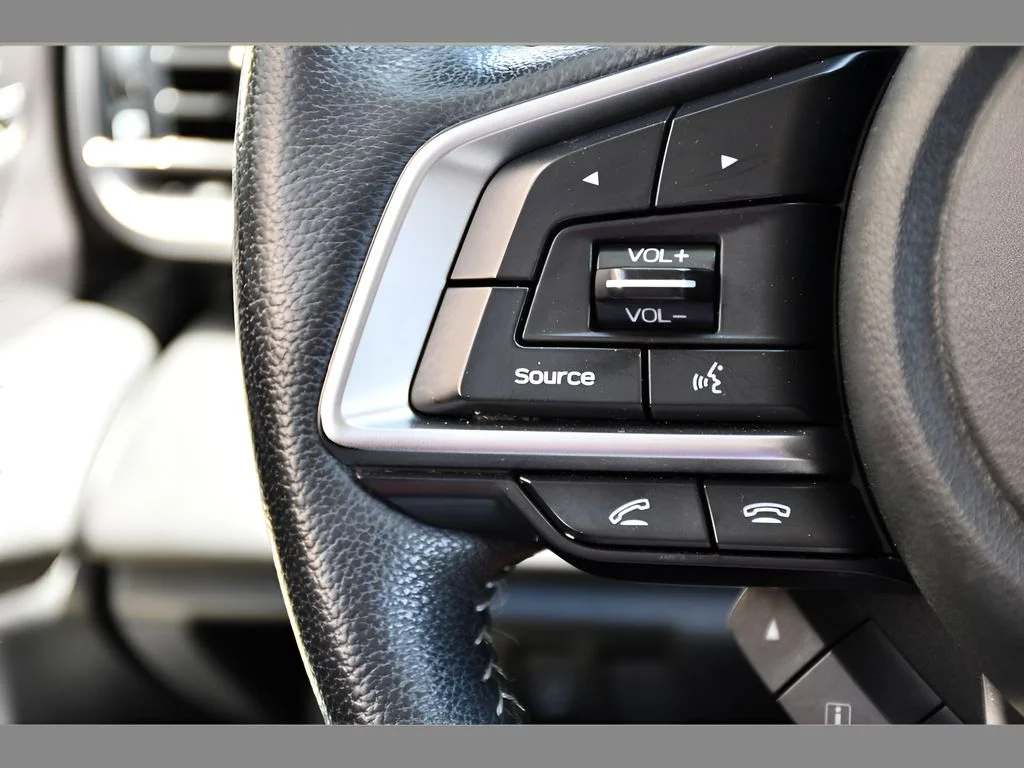 Used 2022 Crystal White Pearl Subaru Limited image 36