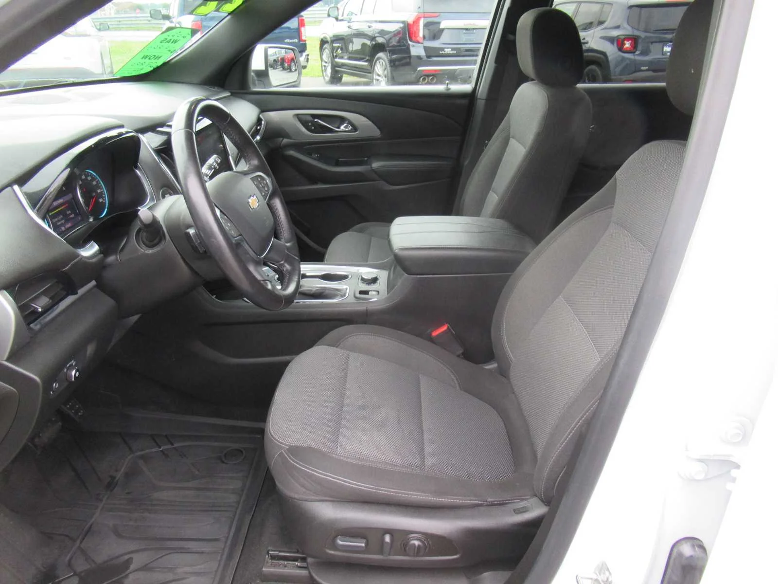 Certified Used 2022 Summit White Chevrolet LT Cloth image 13
