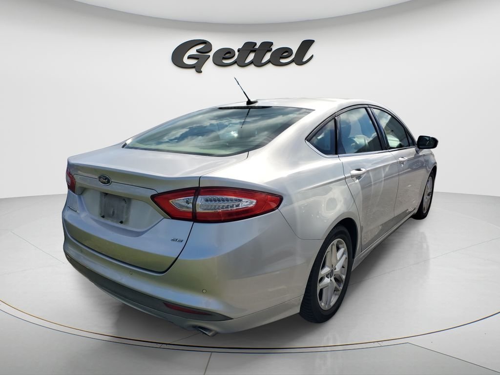 Used 2016 Silver Ford SE image 4